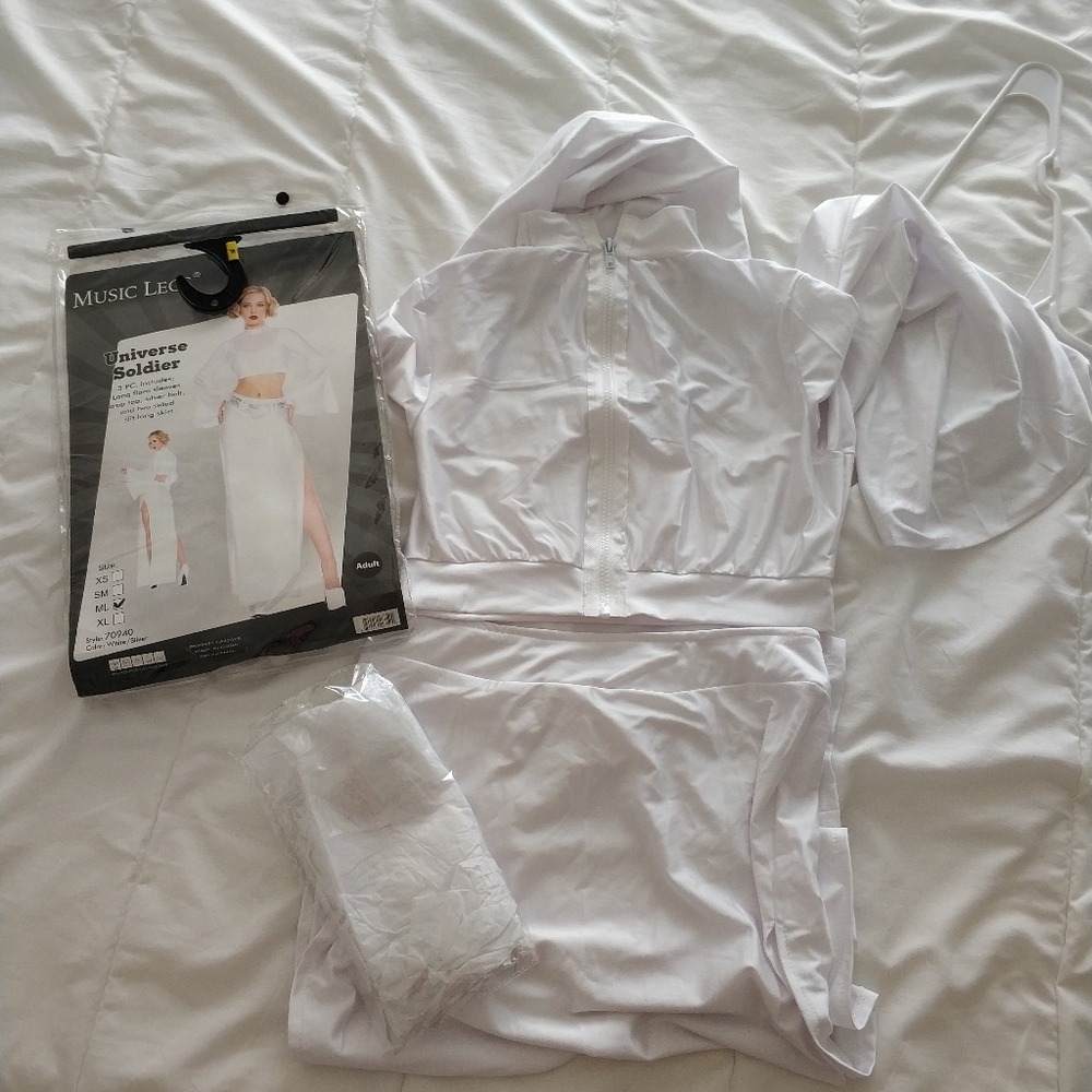 Leia cosplay costume